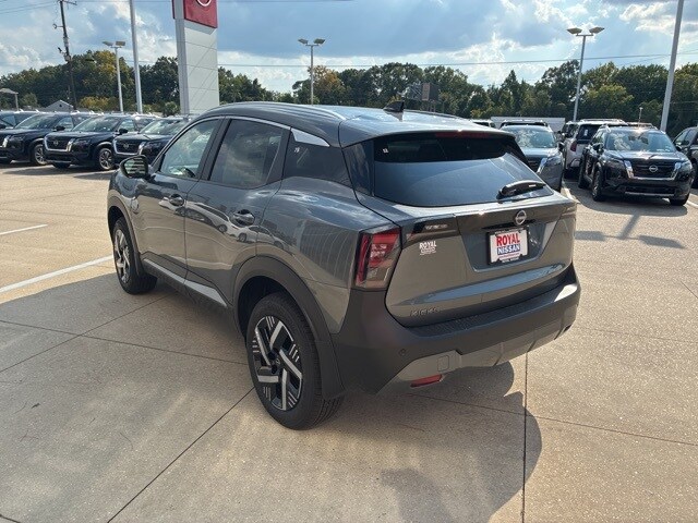 2026 Nissan Kicks SV photo 2
