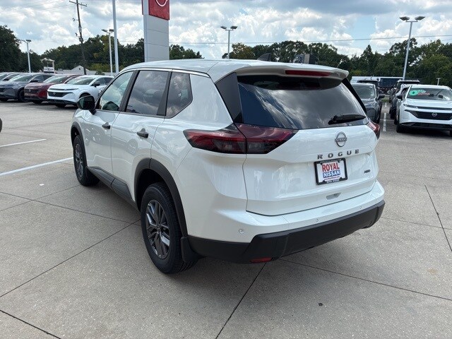 2026 Nissan Rogue S photo 4