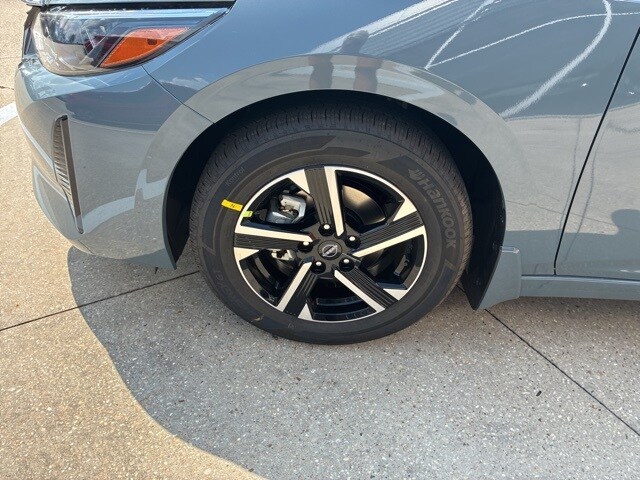 2025 Nissan Sentra SV photo 3