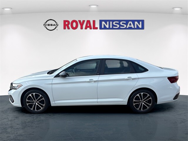 2024 Volkswagen Jetta 1.5T Sport photo 2