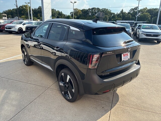 2025 Nissan Kicks SR photo 4