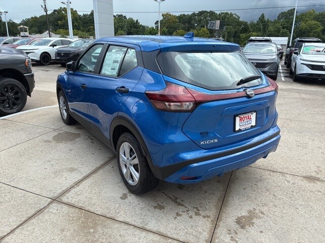 2025 Nissan Kicks Play S photo 4