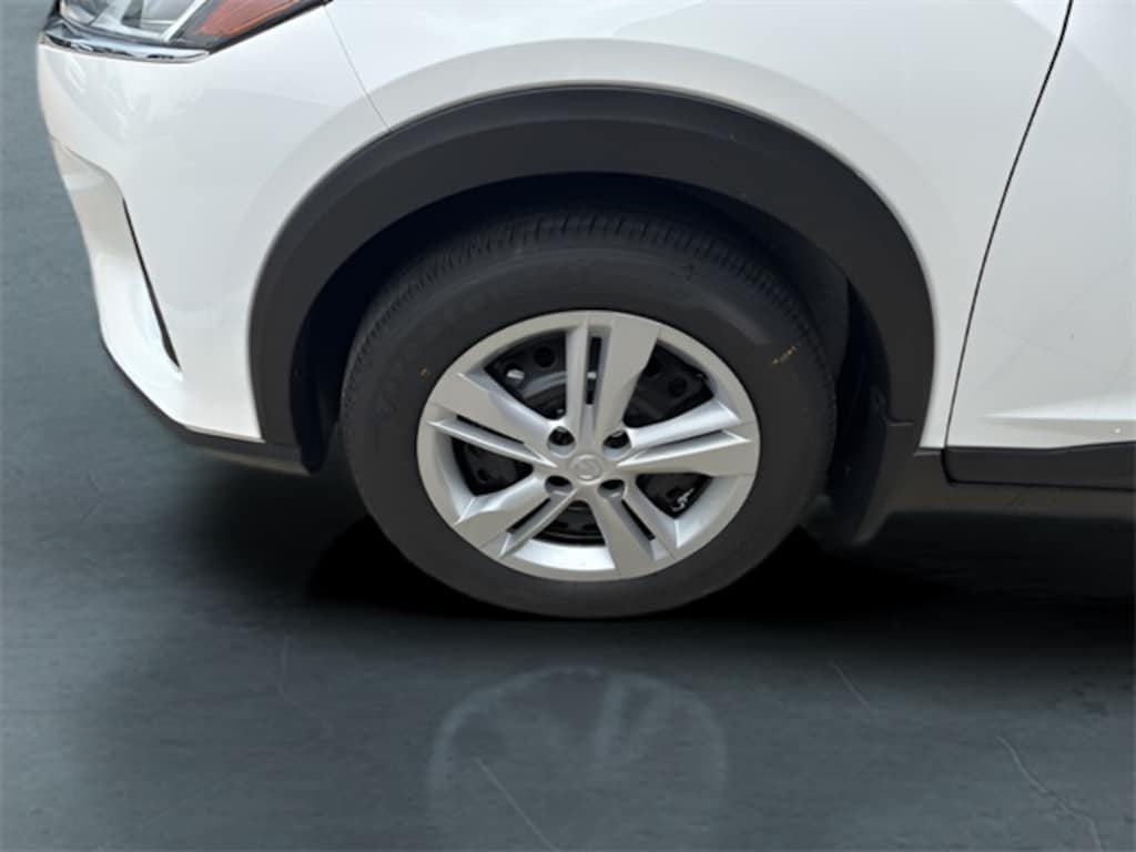 New 2025 Nissan Kicks Play S SUV