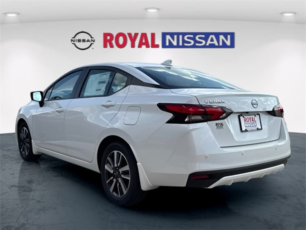 New 2025 Nissan Versa 1.6 SV Sedan