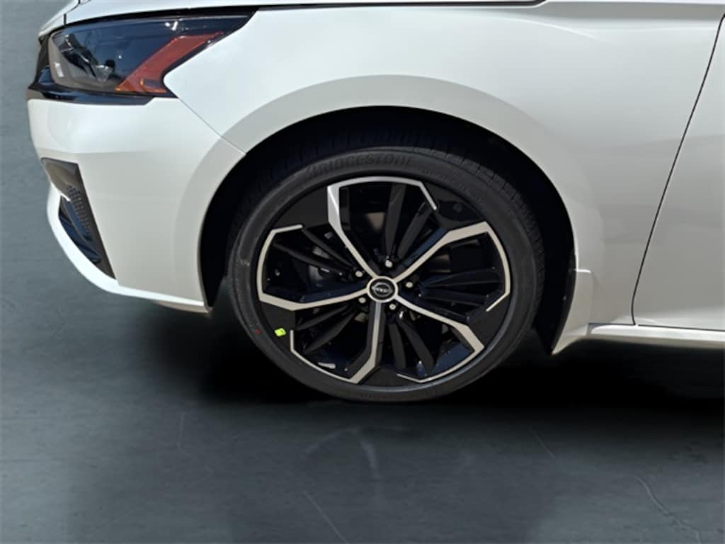 New 2025 Nissan Altima 2.5 SR Sedan