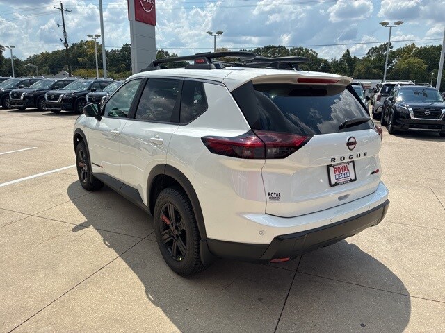 2026 Nissan Rogue SV photo 2