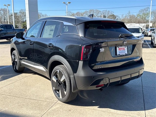 2025 Nissan Kicks SR photo 4