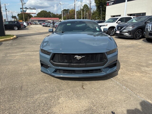 2025 Ford Mustang EcoBoost photo 2