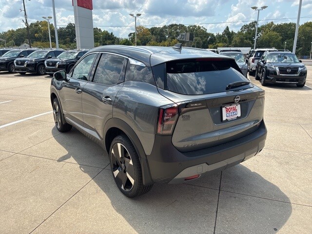 2025 Nissan Kicks SR photo 4