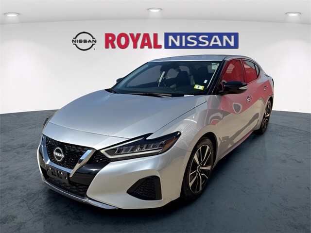 2023 Nissan Maxima SV photo 3