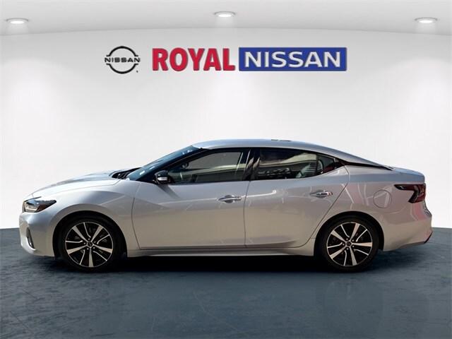 2023 Nissan Maxima SV photo 4