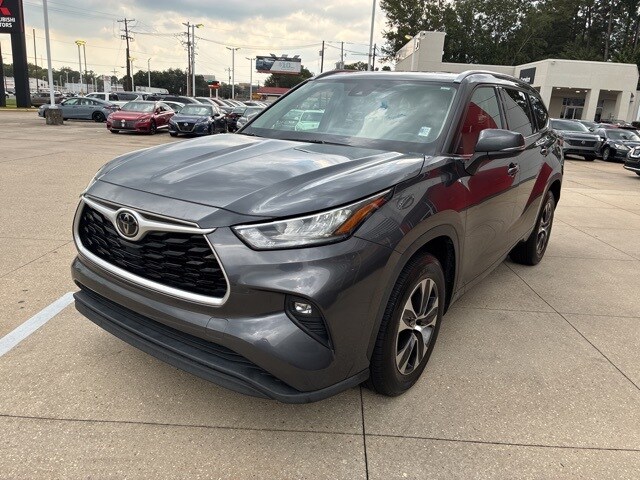 2020 Toyota Highlander XLE photo 3