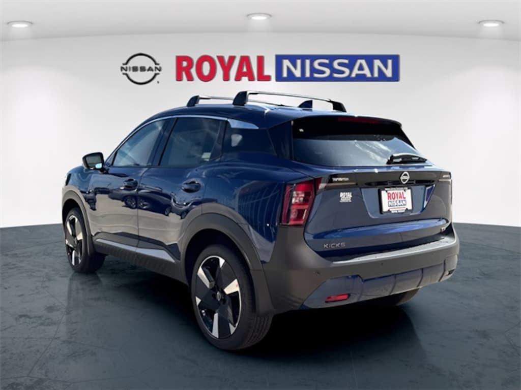 New 2025 Nissan Kicks SR SUV