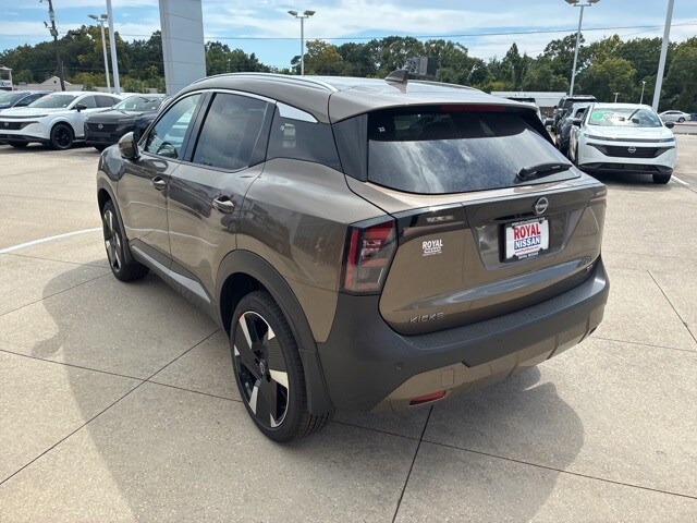 2025 Nissan Kicks SR photo 4