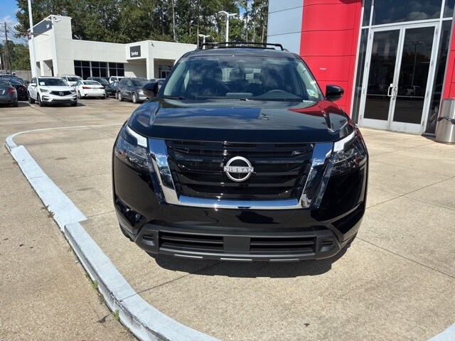 2025 Nissan Pathfinder SV photo 2