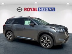 2025 Nissan Pathfinder Platinum SUV