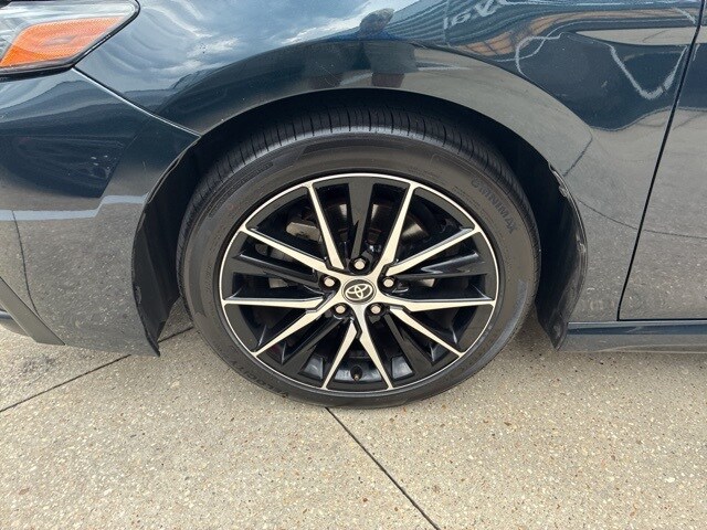 2021 Toyota Camry SE photo 4