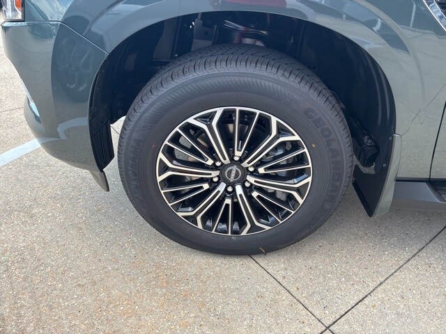 2026 Nissan Armada SL photo 3