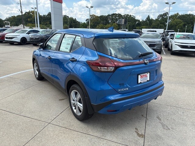 2025 Nissan Kicks Play S photo 4