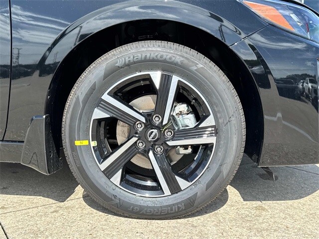 2025 Nissan Sentra SV photo 3