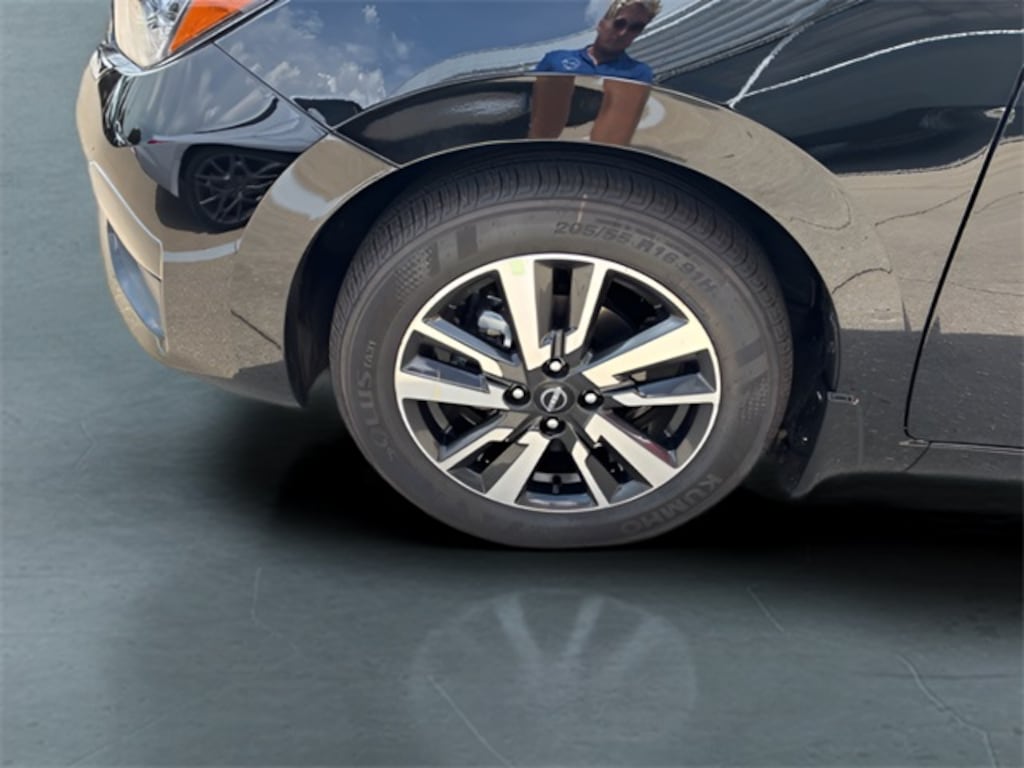 New 2025 Nissan Versa 1.6 S Sedan