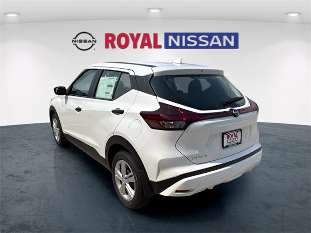 New 2025 Nissan Kicks Play S SUV