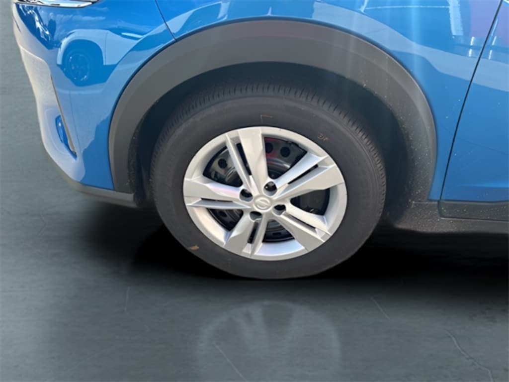 New 2025 Nissan Kicks Play S SUV