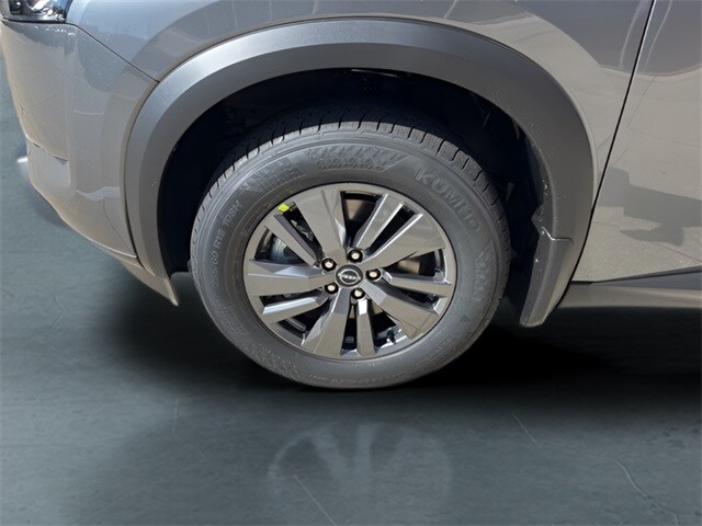 2025 Nissan Pathfinder SV photo 2