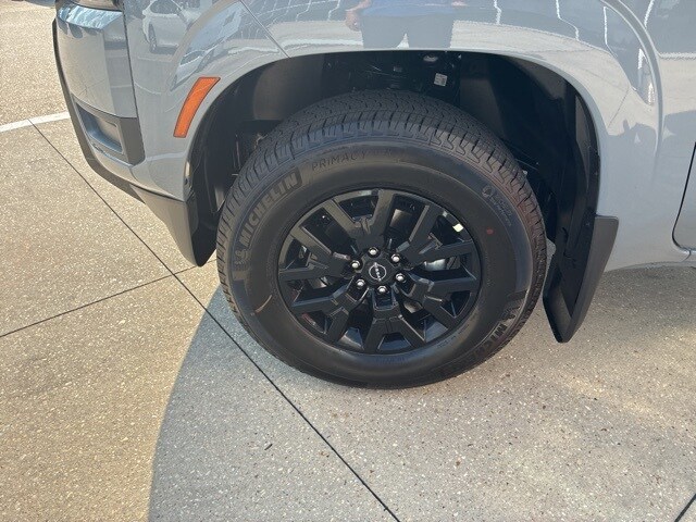 2026 Nissan Frontier SV photo 2