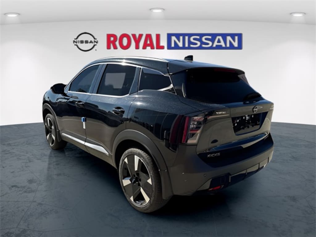 New 2025 Nissan Kicks SR SUV