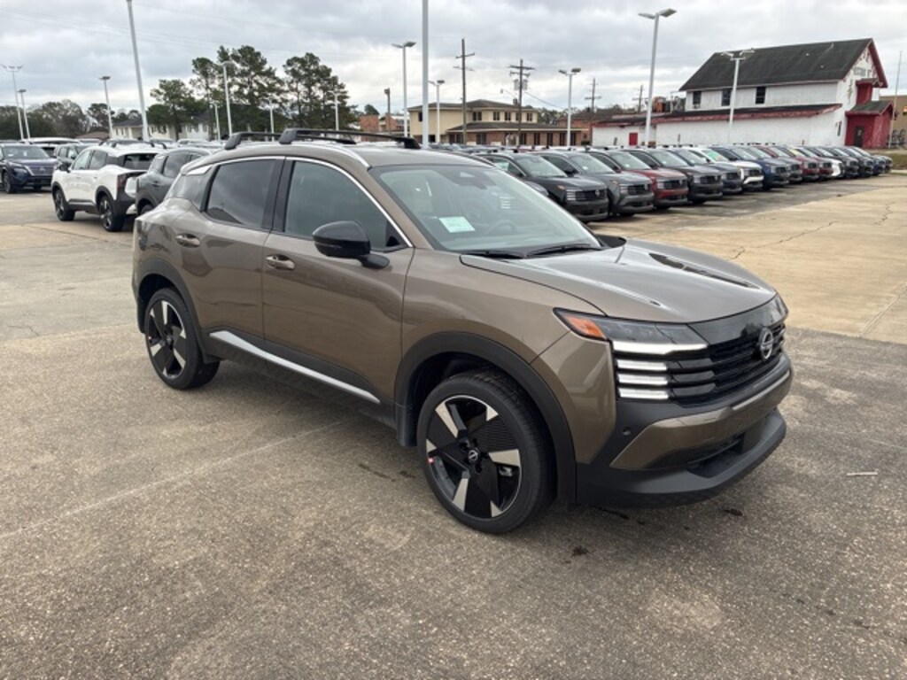 New 2026 Nissan Kicks SR SUV