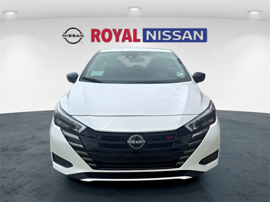New 2025 Nissan Versa 1.6 SR Sedan