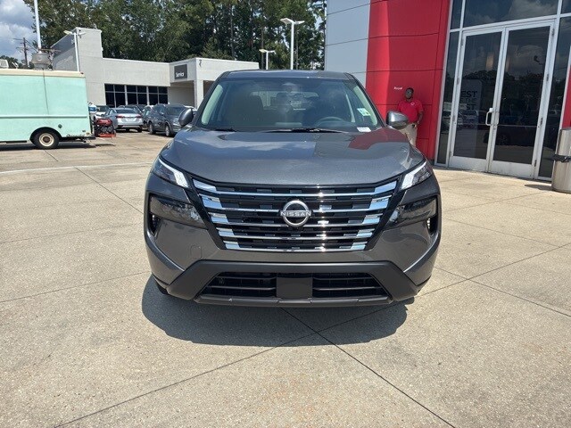 2026 Nissan Rogue SV photo 2