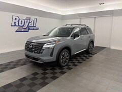 2026 Nissan Pathfinder Platinum SUV