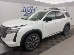 2026 Nissan Pathfinder Platinum SUV