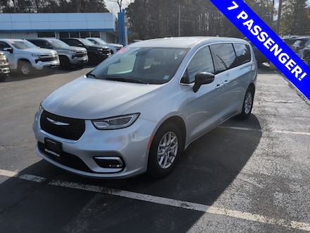 2024 Chrysler Pacifica Touring L Van Passenger Van