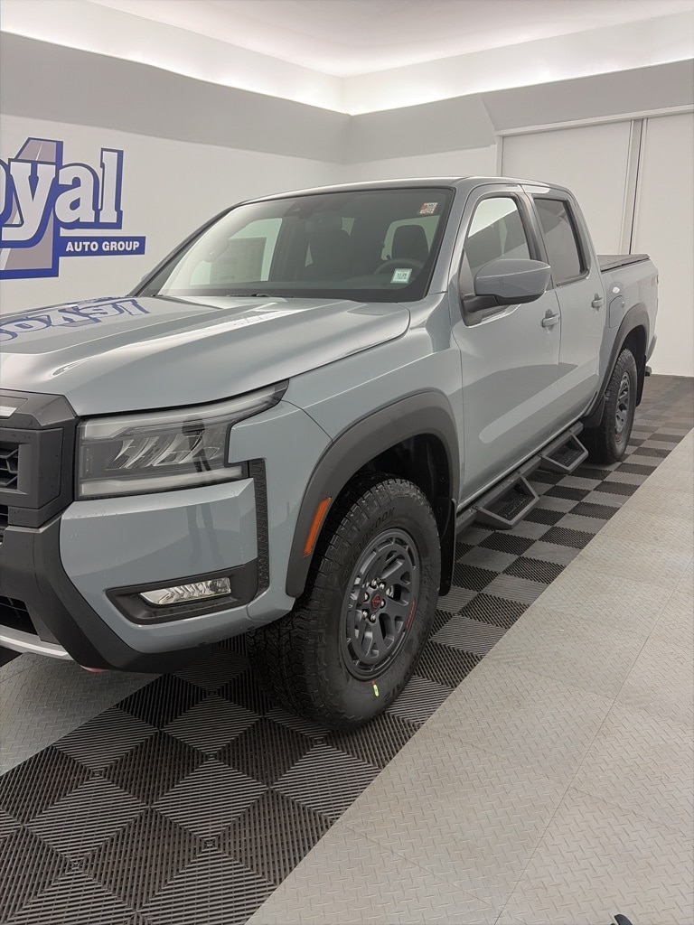 2026 Nissan Frontier PRO-4X's photo