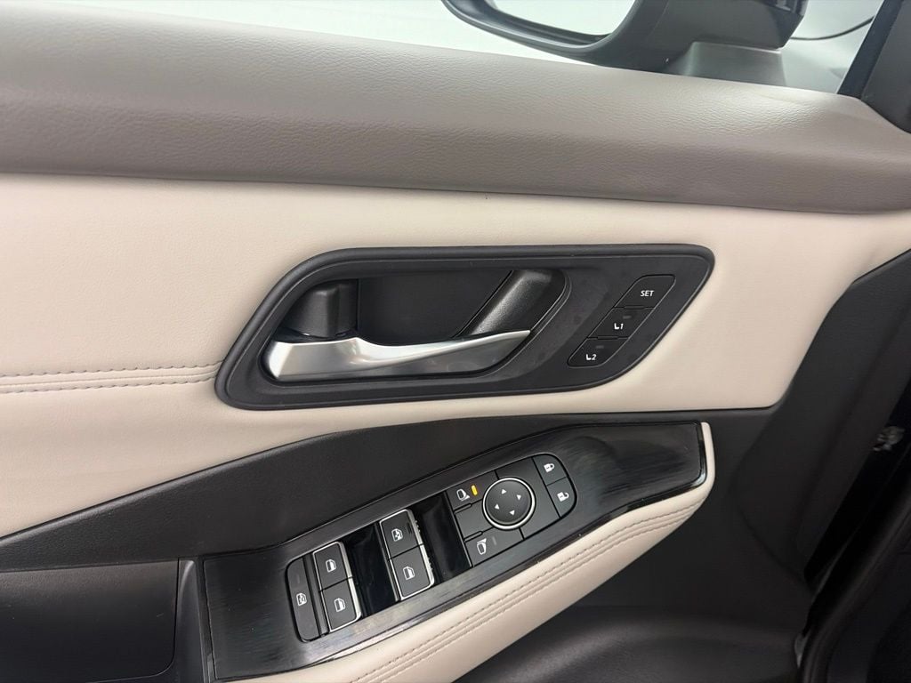 2023 Nissan Rogue SL - Photo 11