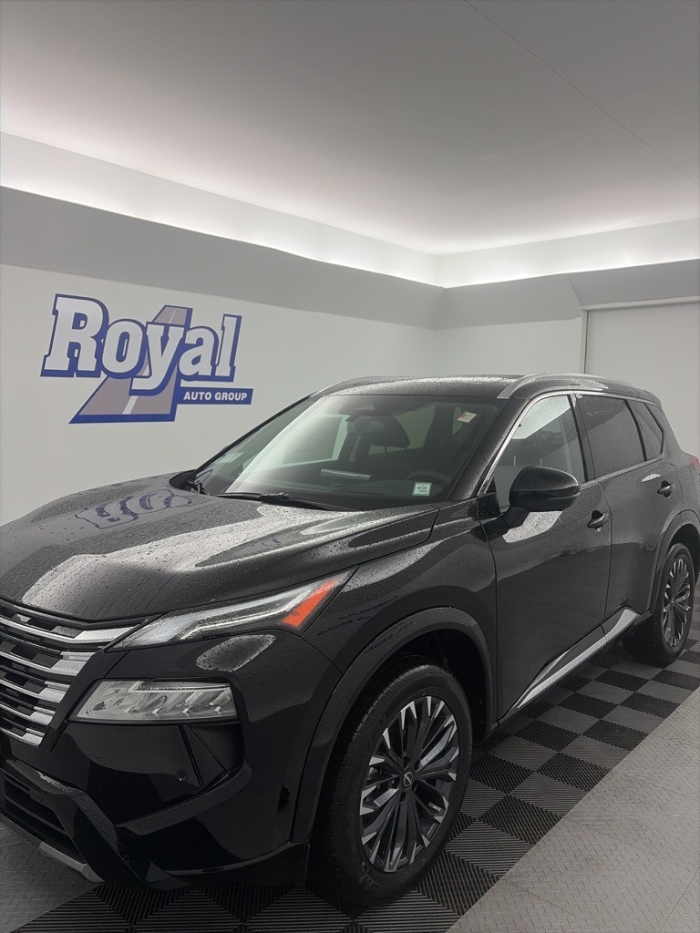 2026 Nissan Rogue Platinum's photo