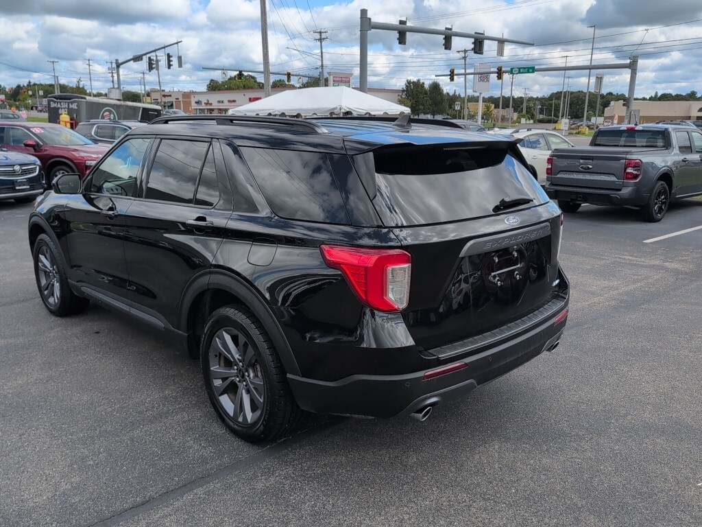 2022 Ford Explorer XLT photo 2