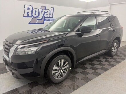 2025 Nissan Pathfinder SL SUV