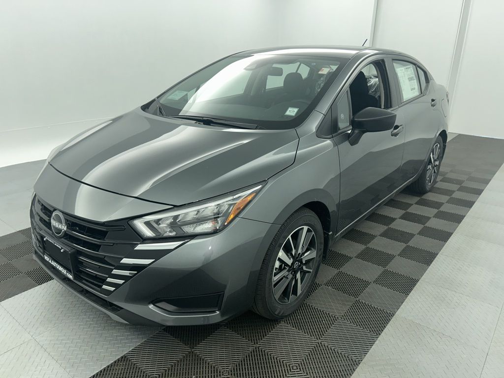 2025 Nissan Versa 1.6 S CVT's photo