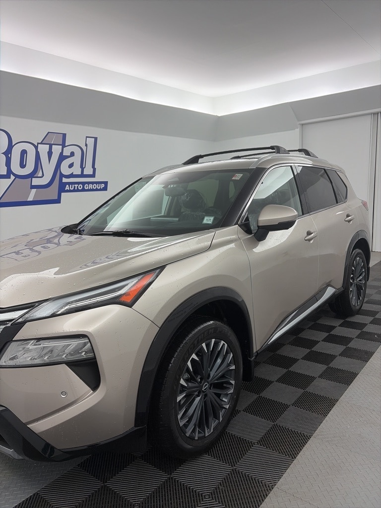 2026 Nissan Rogue Platinum's photo