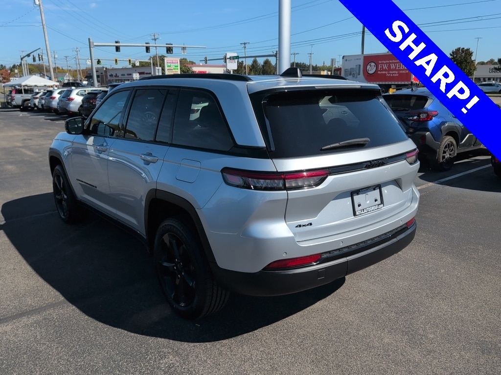 Used 2023 Jeep Grand Cherokee Laredo SUV