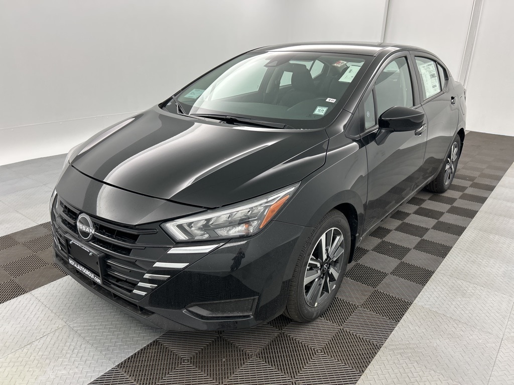 New 2025 Nissan Versa 1.6 SV Sedan