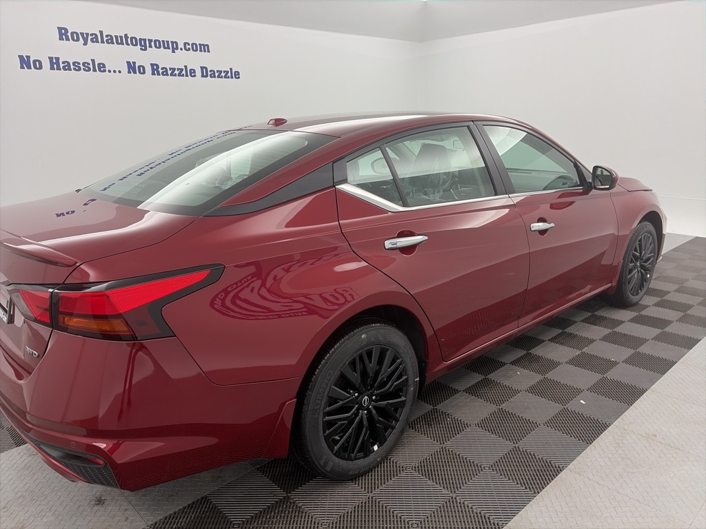 New 2025 Nissan Altima SV Sedan