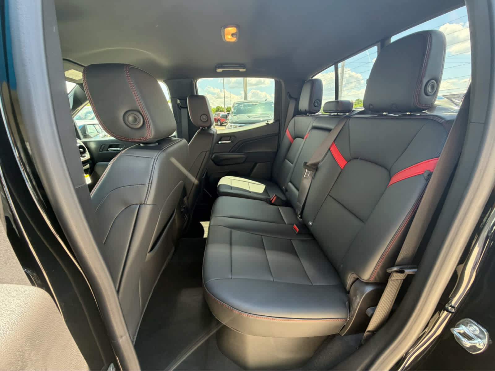 2026 Chevrolet Colorado Z71 - Photo 16