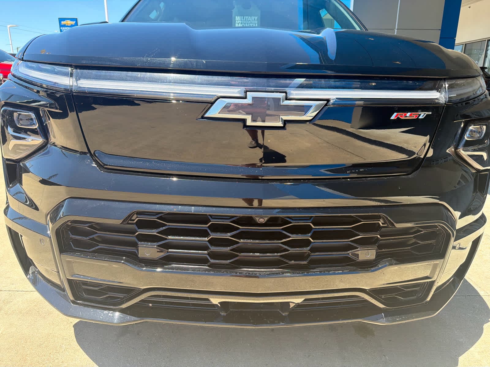 2025 Chevrolet Silverado EV RST - Photo 11