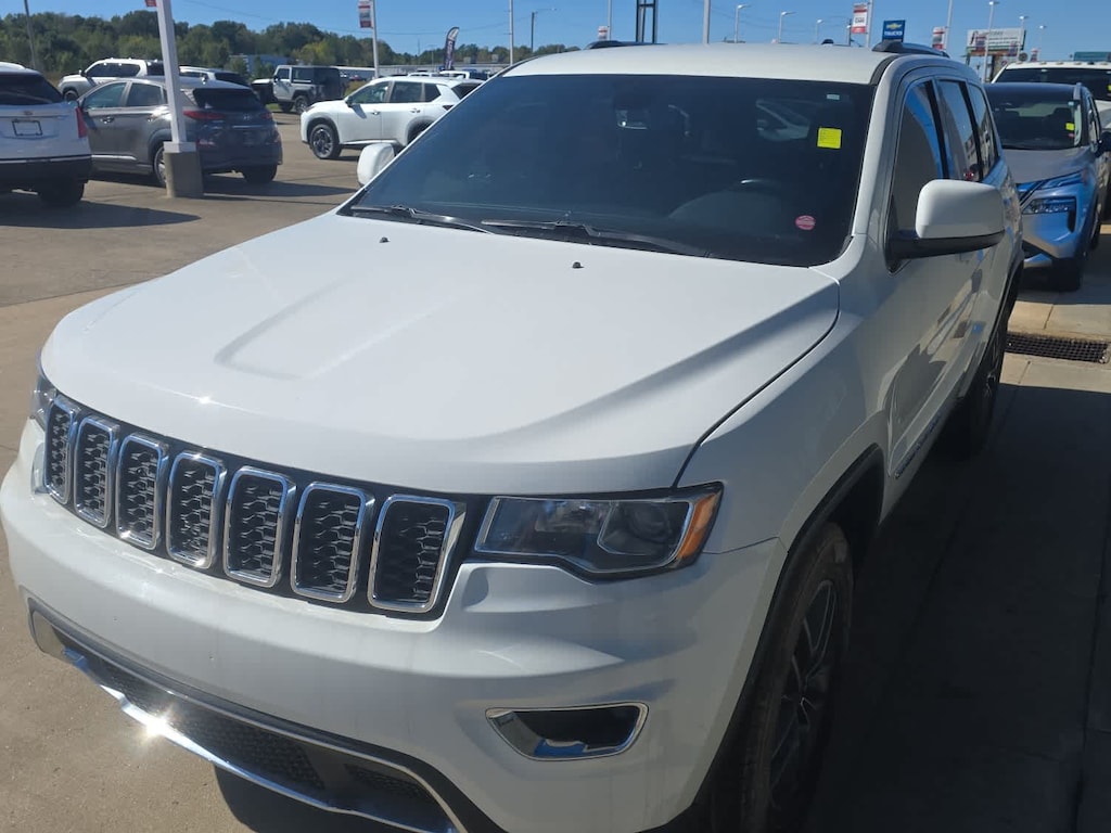 Used 2020 Jeep Grand Cherokee Laredo E 4x4