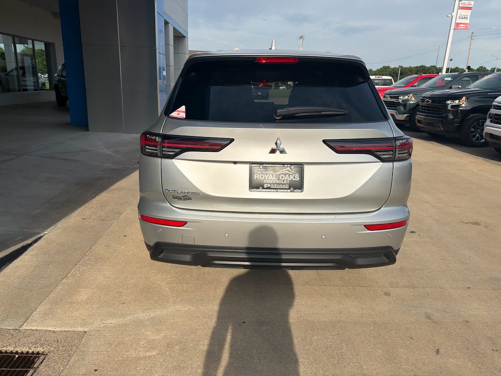 Used 2025 Mitsubishi Outlander ES